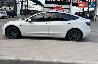 Седан Tesla Model 3 2021 в Виннице