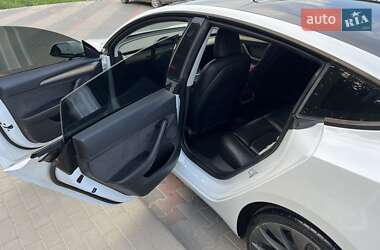 Седан Tesla Model 3 2021 в Виннице