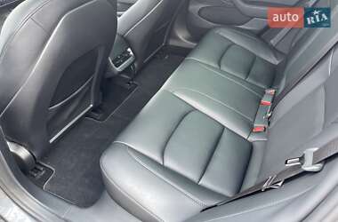 Седан Tesla Model 3 2023 в 