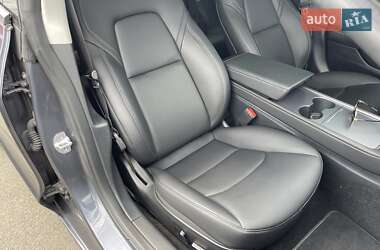 Седан Tesla Model 3 2023 в 