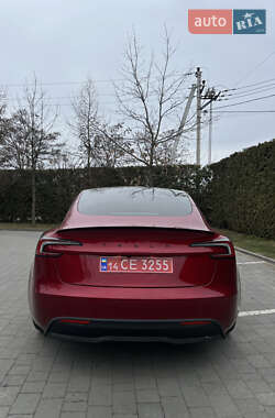 Седан Tesla Model 3 2024 в 