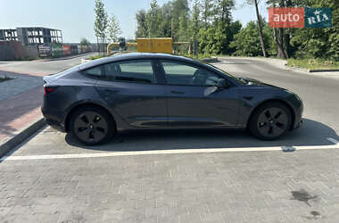 Седан Tesla Model 3 2023 в 