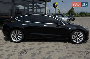 Седан Tesla Model 3 2020 в 