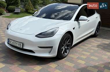 Седан Tesla Model 3 2023 в 