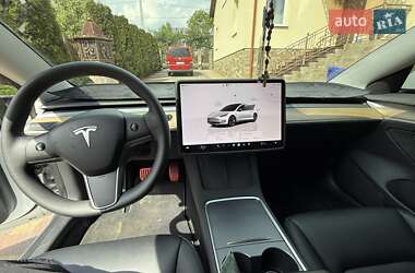 Седан Tesla Model 3 2023 в 