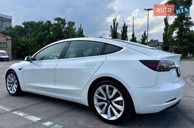 Седан Tesla Model 3 2020 в 