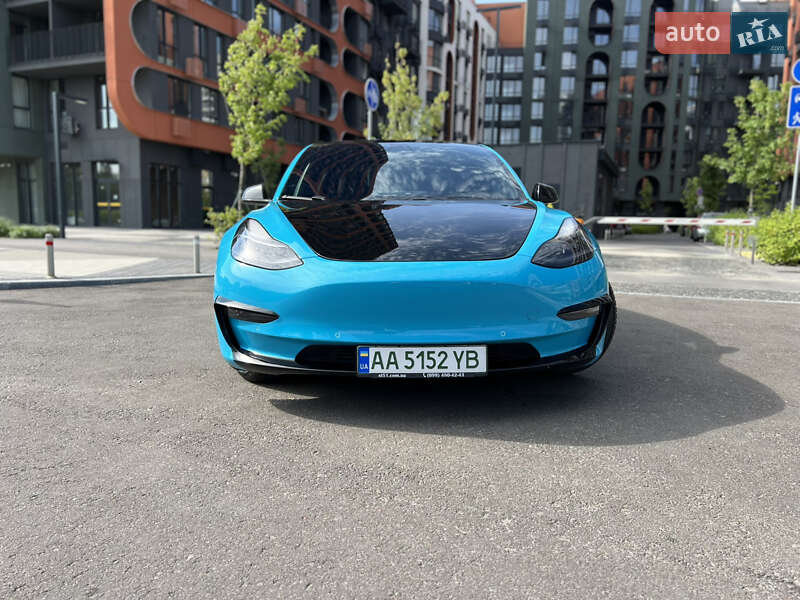 Седан Tesla Model 3 2019 в Києві