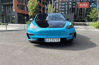Седан Tesla Model 3 2019 в 