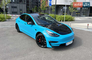 Седан Tesla Model 3 2019 в 
