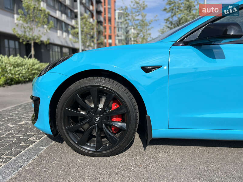 Седан Tesla Model 3 2019 в Києві