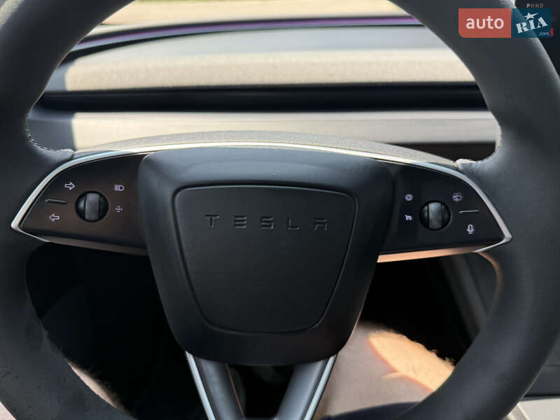 Седан Tesla Model 3 2024 в Кропивницькому