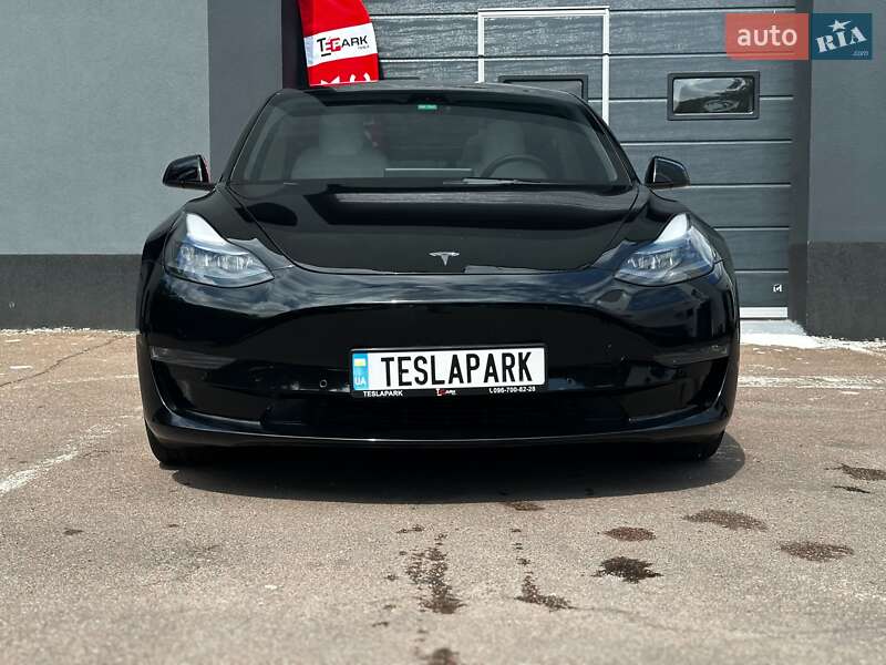 Седан Tesla Model 3 2021 в Киеве фото 3 Седан Tesla Model 3 2021 в Киеве