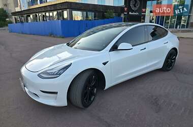 Седан Tesla Model 3 2019 в 