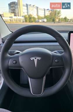 Седан Tesla Model 3 2019 в 