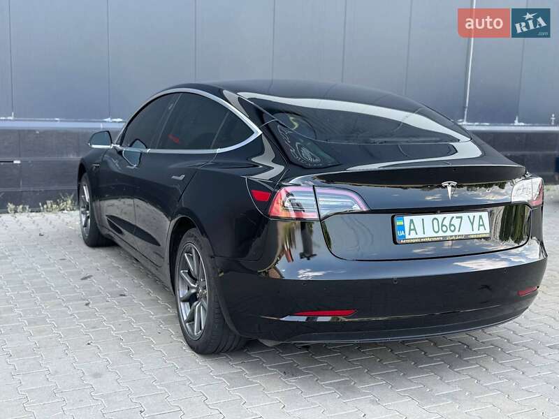 Седан Tesla Model 3 2019 в Киеве