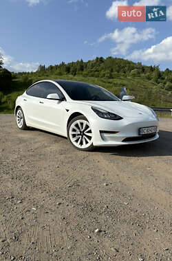 Седан Tesla Model 3 2021 в Буске