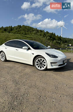 Седан Tesla Model 3 2021 в 