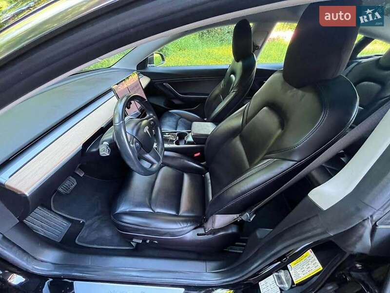 Седан Tesla Model 3 2018 в Луцьку