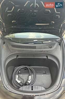 Седан Tesla Model 3 2020 в 