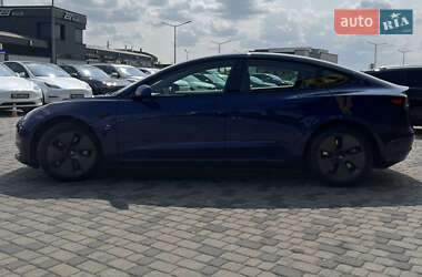 Седан Tesla Model 3 2022 в 
