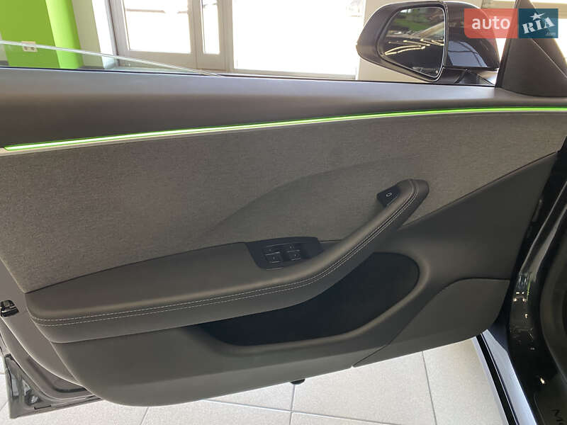 Седан Tesla Model 3 2024 в Киеве фото 12 Седан Tesla Model 3 2024 в Киеве