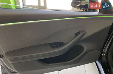Седан Tesla Model 3 2024 в 
