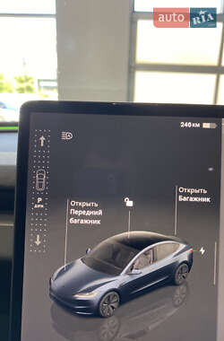 Седан Tesla Model 3 2024 в 