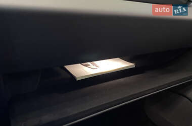 Седан Tesla Model 3 2024 в 