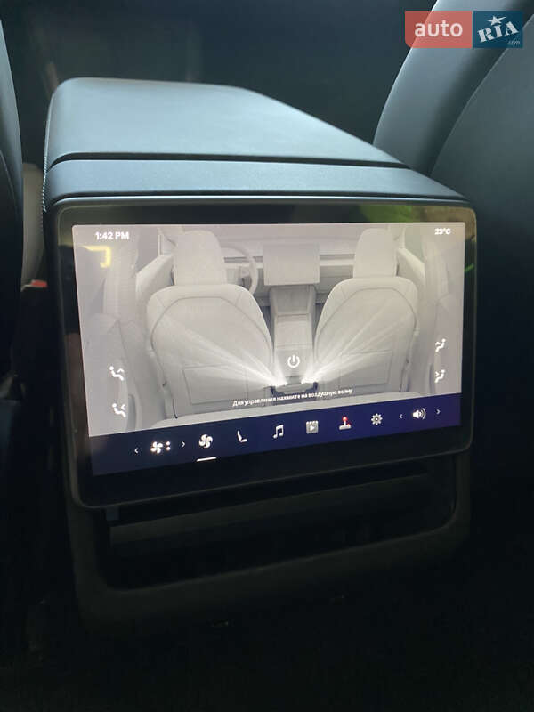 Седан Tesla Model 3 2024 в Киеве фото 38 Седан Tesla Model 3 2024 в Киеве