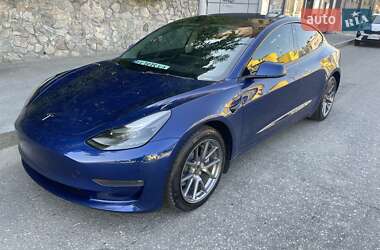 Седан Tesla Model 3 2022 в 