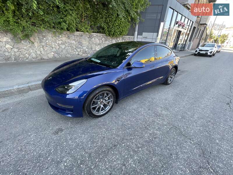Седан Tesla Model 3 2022 в Харкові