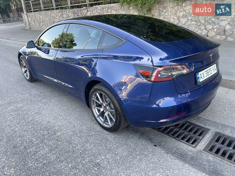 Седан Tesla Model 3 2022 в Харкові