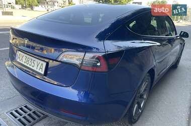 Седан Tesla Model 3 2022 в 