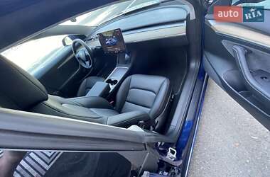 Седан Tesla Model 3 2022 в 