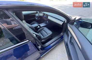 Седан Tesla Model 3 2022 в 