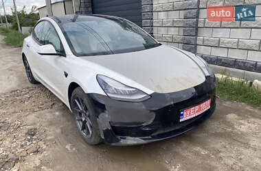Седан Tesla Model 3 2021 в Києві