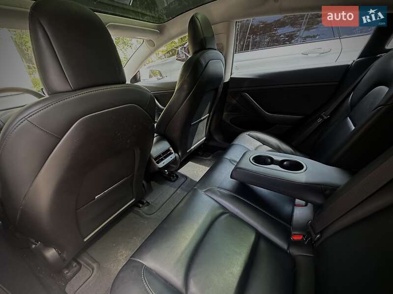 Седан Tesla Model 3 2020 в Києві