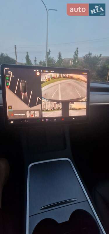 Седан Tesla Model 3 2023 в Запорожье