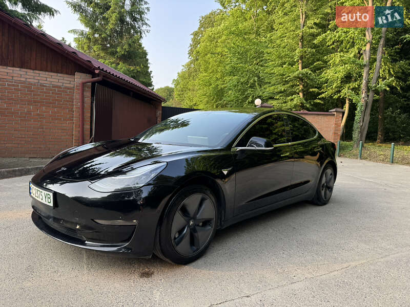 Седан Tesla Model 3 2019 в Львові