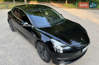 Седан Tesla Model 3 2019 в 