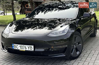Седан Tesla Model 3 2023 в 