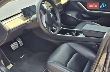 Седан Tesla Model 3 2020 в 