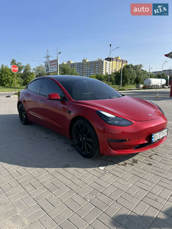 Седан Tesla Model 3 2022 в Хмельницком