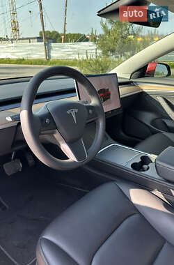Седан Tesla Model 3 2022 в 