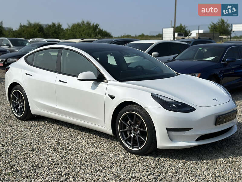 Tesla Model 3 2021