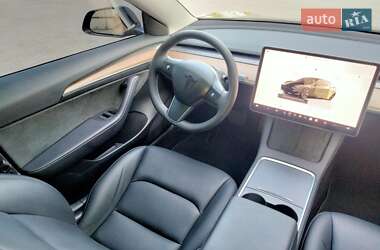 Седан Tesla Model 3 2023 в 