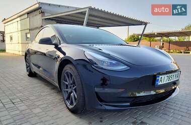 Седан Tesla Model 3 2023 в 