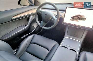 Седан Tesla Model 3 2023 в 
