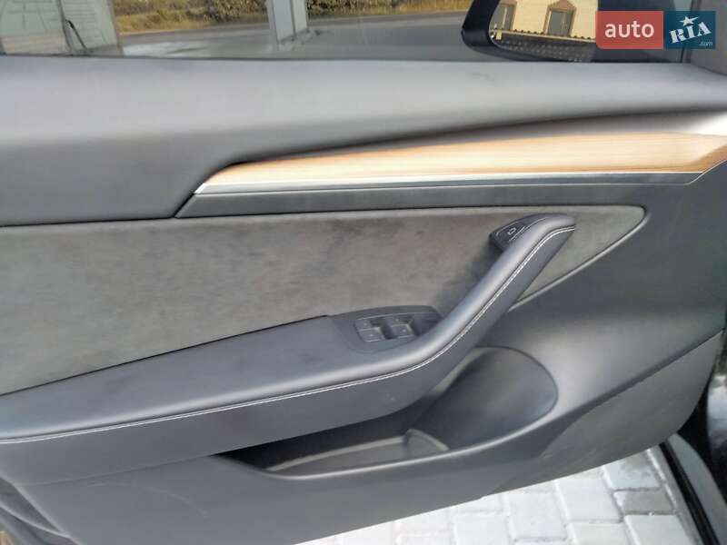 Седан Tesla Model 3 2023 в Белой Церкви