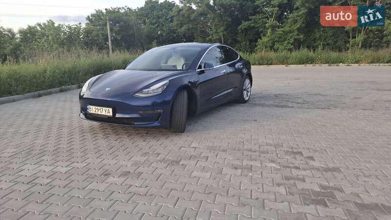 Седан Tesla Model 3 2019 в 